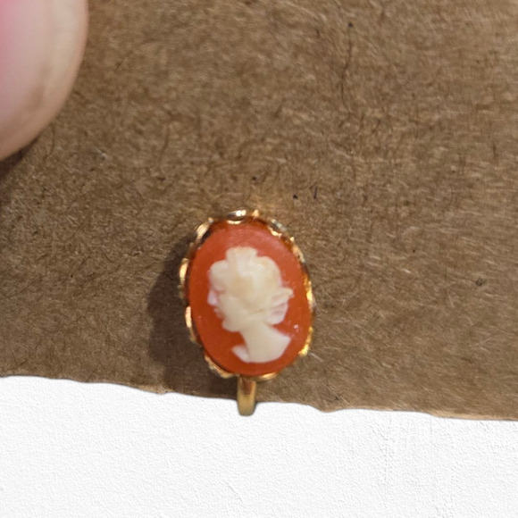 1960s Vintage Cameo Brooch & Clip-On Earrings Set Gold Tone Pink Costume Jewelry - Picture 5 of 8